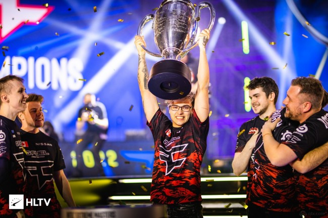 外媒消息：Carzzy与VIT达成为期三年的签约协议