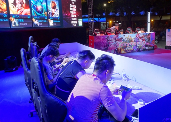 全明星LPL遭LCK暴捶，整活也不是这么个玩法