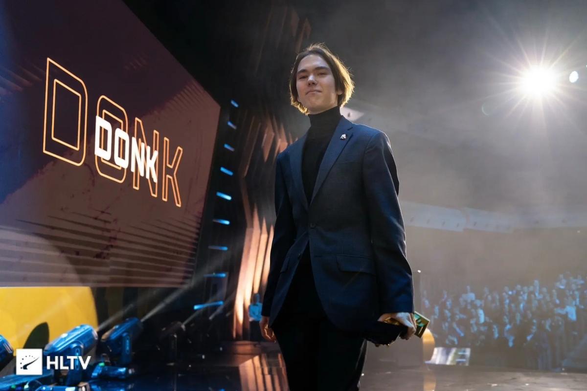 Yagao：没想到对面会拿尼菈 但我们下路组说没问题可以应对